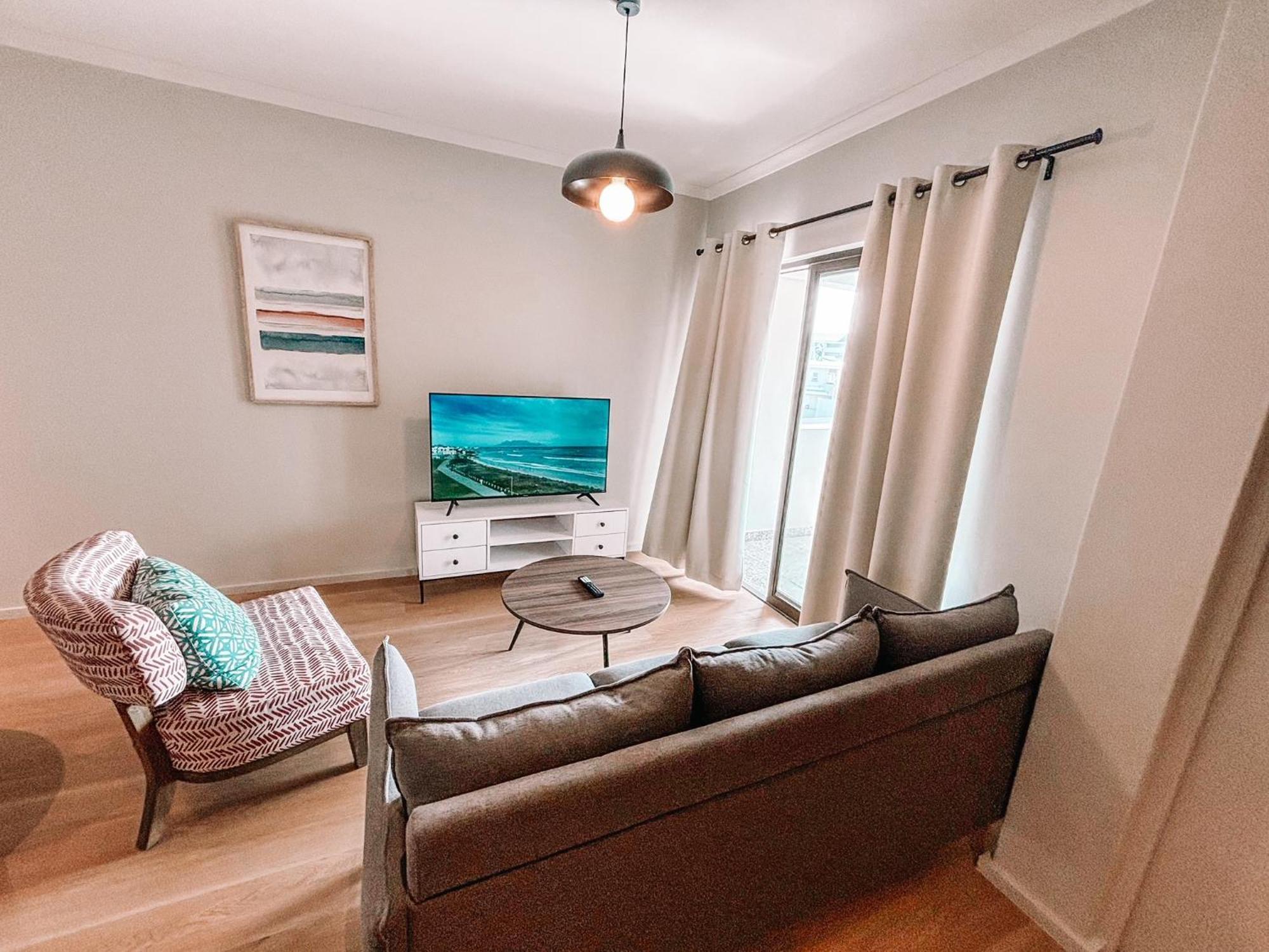 Cape Mae Apartment