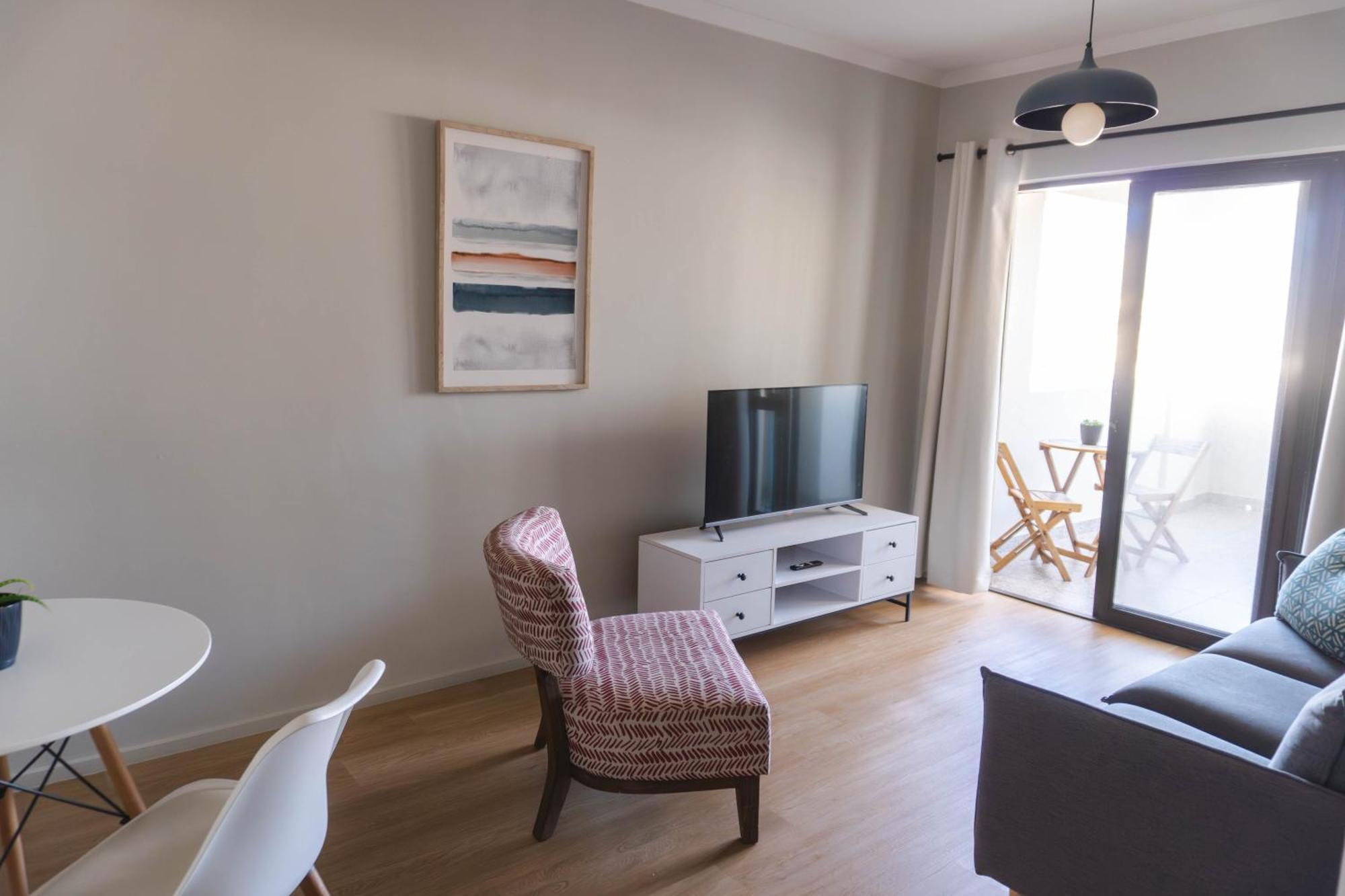 Cape Mae Apartment